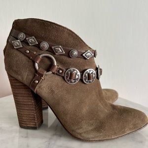 Belle by Sigerson Morrison Dark Green Suede Western Block Heel Bootie Size 7.5